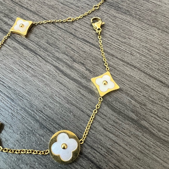 Authentic gold plated Louis Vuitton bracelet - Picture 6 of 12